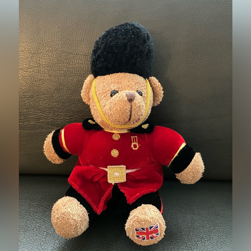 Keel Toys 2003 Stuffed Bear British Royal Guard in Red Uniform & Hat 8.5" Tall